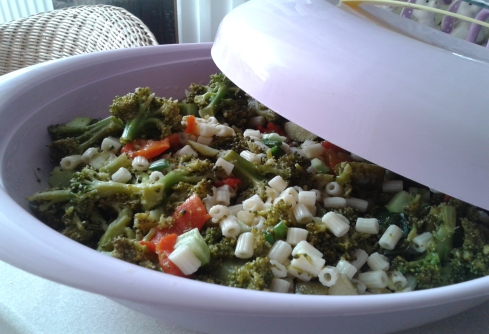 Makarnalı Brokoli Salatası